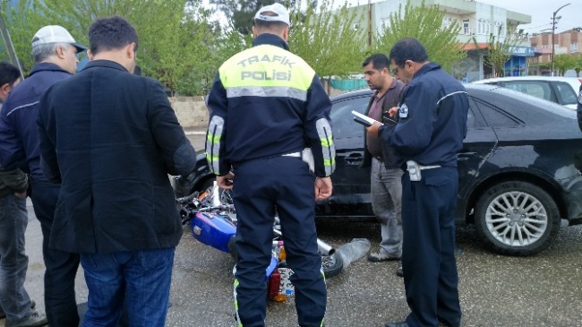 Adıyaman'da Otomobille Motosiklet Çarpıştı 1 Yaralı