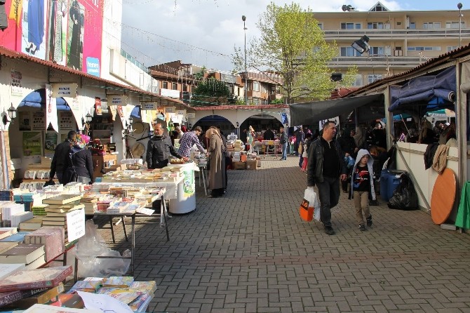 Kitap Kermesine Büyük İlgi