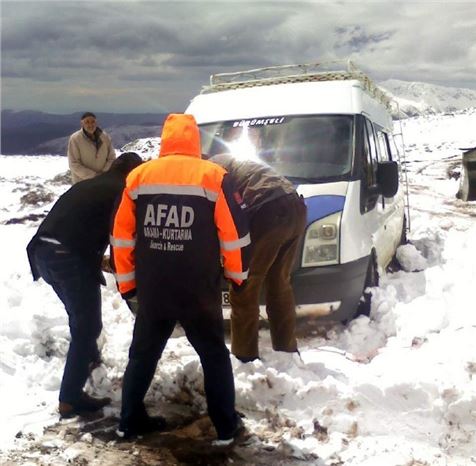 Sincik'te 18 Yolcu Kar Nedeniyle Yolda Mahsur Kaldı