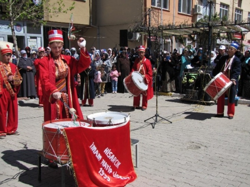 Öğrencilerden Kurulan Mehter Takımı Gösterisi İzleyenleri Büyüledi