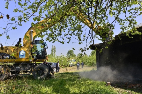 Madde Bağımlılarının Meskeni Olan Metruk Binalar Yıkılıyor