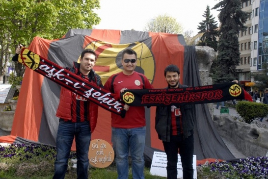 Muhtarın Eskişehirspor Sevdası