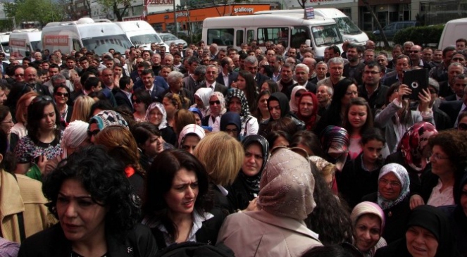 MHP Bursa'da Seçim İrtibat Bürosunu Dualarla Açtı