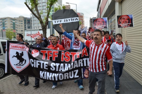 Samsunspor Taraftarları TFF Yönetimini İstifaya Çağırdı