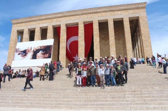 Yunaklı Öğrenciler Ankara'ya Gezdi