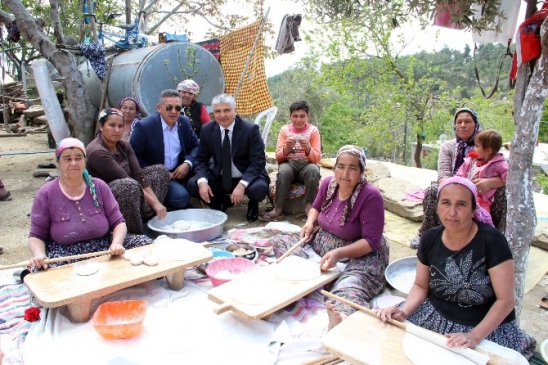 MHP'li Yılmaz'a Karaisalı'nın Köylerinden Destek