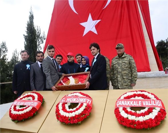 Neü 57. Alay Sancağını Van Yüzüncü Yıl Üniversitesi'ne Teslim Etti