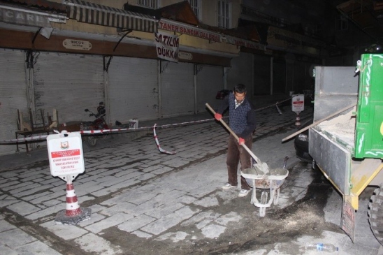 Tarihi Hanlar Bölgesinin Zemini Onarılıyor