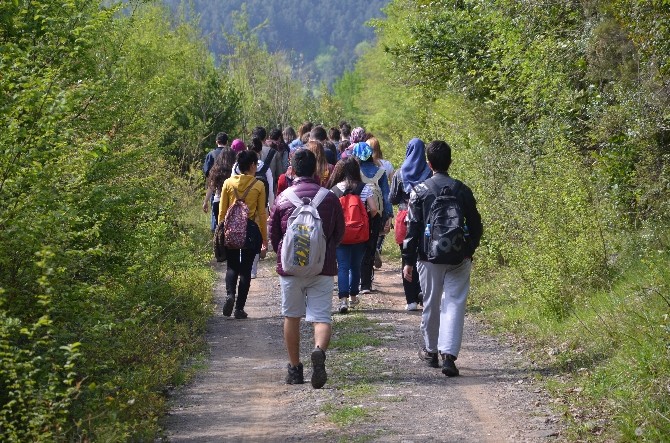 Öğrenciler Doğa Yürüyüşünde Buluştu