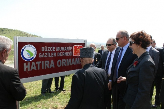 Üniversitede Muharip Gaziler Hatıra Ormanına Fidan Dikildi