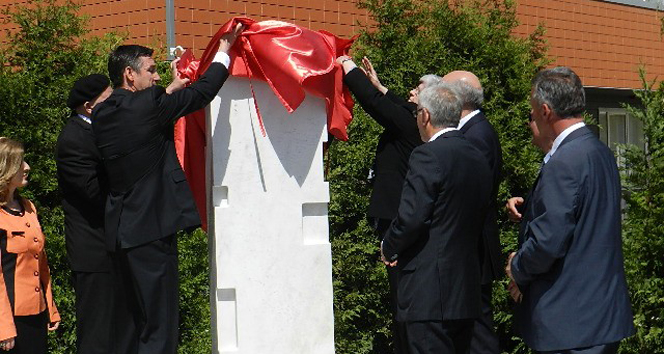 Kosova’da ‘Kayıp Kişiler Heykeli’ dikildi!