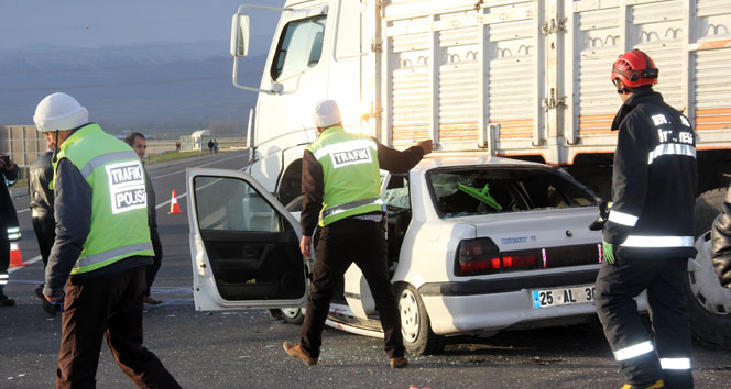 Askeri araç kamyonun altına girdi! 5 asker yaralı!