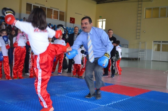 Kick Boks Dostluk Maçları Kula'da Yapıldı