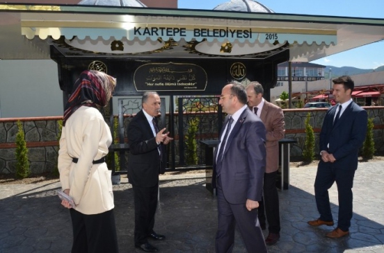 Başkan Üzülmez Sultan ABDülhamit Camii'ni Beğendi