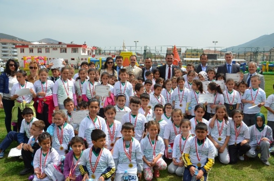 Gemlik'te Çocuk Oyunları Şenliği