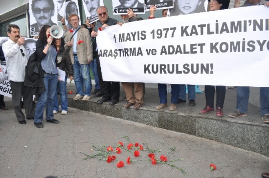 1 MAYıs 1977'de Hayatını Kaybedenler Anıldı