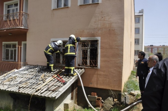 Seydişehir'de İki Katlı Binada Yangın Korkuttu