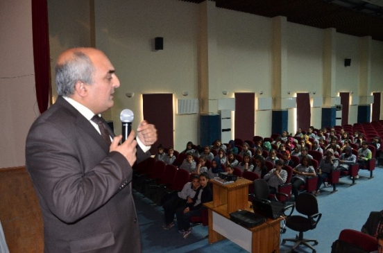 Fen Lisesi Öğrencilerine Başarı Ve Motivasyon Semineri