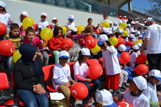 17 Mahalle İlkokulu Öğrencileri Doyasıya Eğlendi