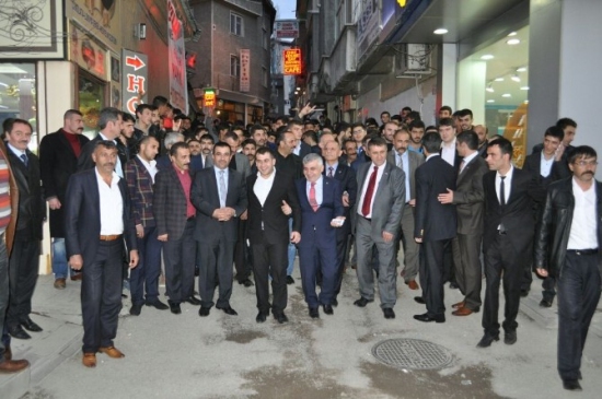 MHP Adaylarına Miting Gibi Karşılama