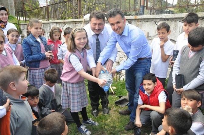 Kütahya'da 'öğrencilerle Eğlenceli Tohum Ekimi' Etkinliği