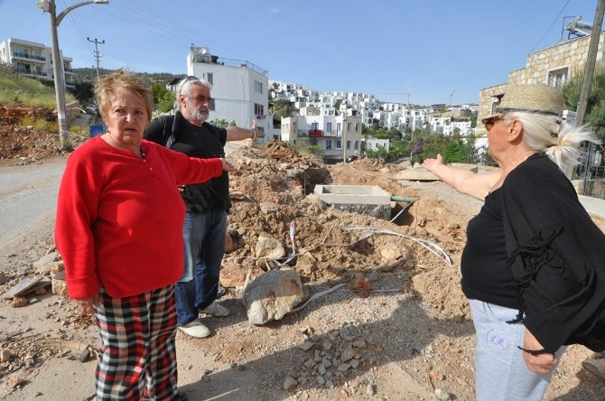 Bodrum'da DSİ'nin Açtığı Çukur Tehlikeye Neden Oluyor