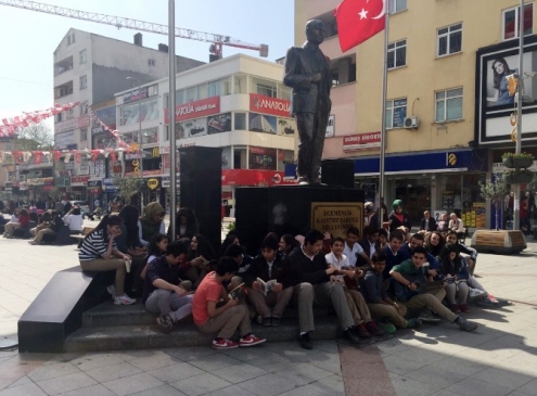 Sultanbeylili Gençler Kitabın Önemine Dikkat Çekti