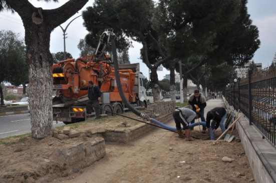 Nazilli Belediyesi Bozulan Yolları Onarıyor