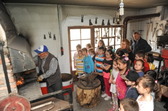 Öğrenciler Altın Köy'de Yaşayarak Öğrendi