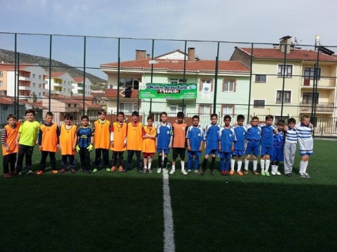 Bozüyük Belediyesi Okullar Arası Futbol Şenliği Devam Ediyor