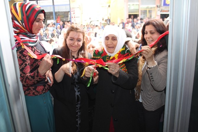 HDP Bulanık'ta Kadın Bürosu Açtı