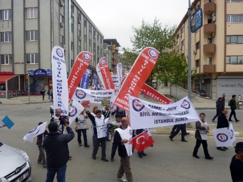 Kadıköy'de Davullu Zurnalı ‘1 MAYıs' Coşkusu