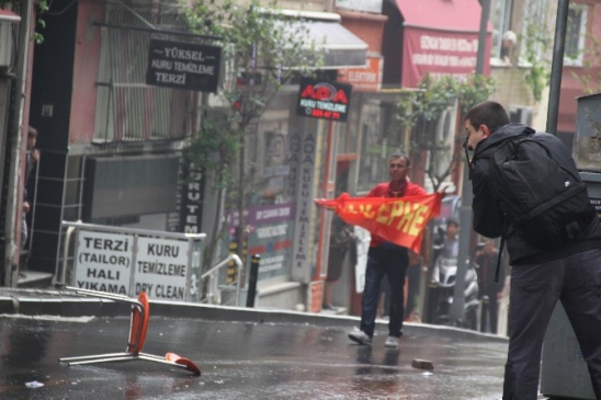 Şişli'de 10 Gösterici Gözaltına Alındı