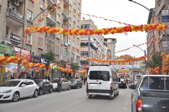 Malatya Sokakları Gelin Gibi Süslendi