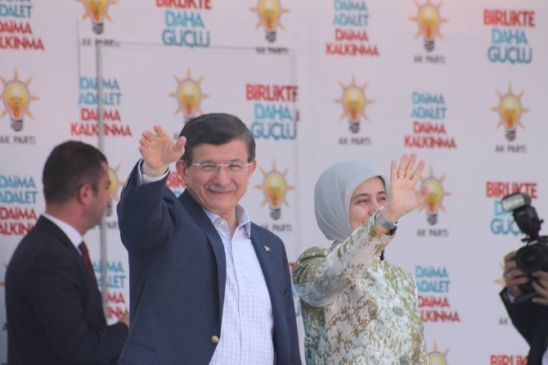 Başbakan Davutoğlu Osmaniye'de Bahçeli'yi Yuhalatmadı