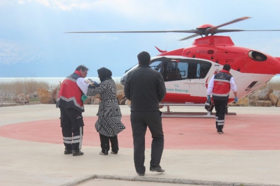 Tarım İlacından Zehirlenen Çocuğa Helikopter Ambulans