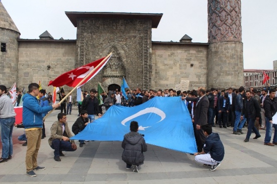 Erzurum Ülkü Ocakları'ndan “3 MAYıs Türkçülük Günü” Yürüşü