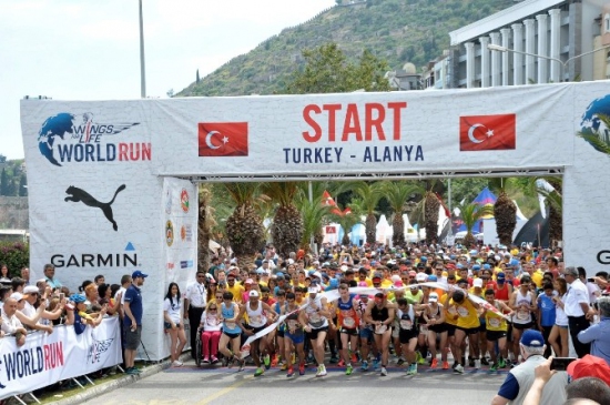 Alanya'da 3 Bin 500 Kişi Koşamayanlar İçin Koştu