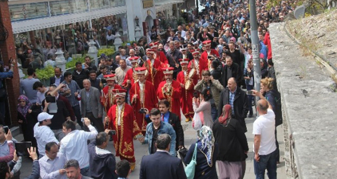 Giresun Günleri'nde fındık dağıtıldı!