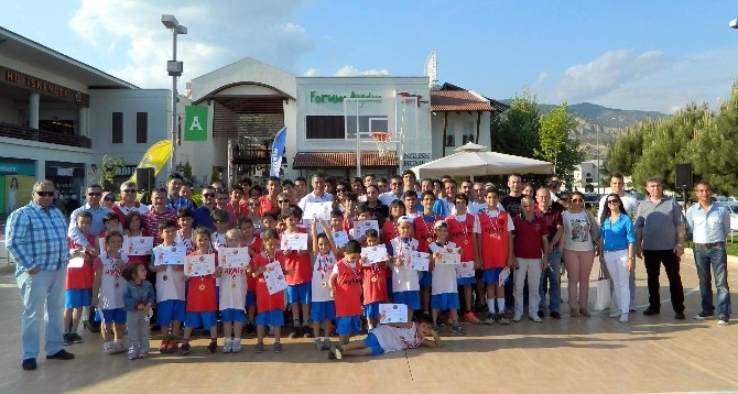 Sokak Basketbolu Turnuvası Sona Erdi