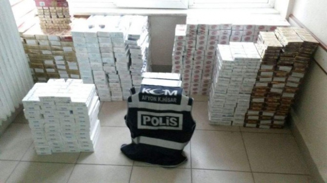 Polis Durdurduğu Otomobilde 6 Bin 180 Paket Kaçağı Sigara Ele Geçirdi