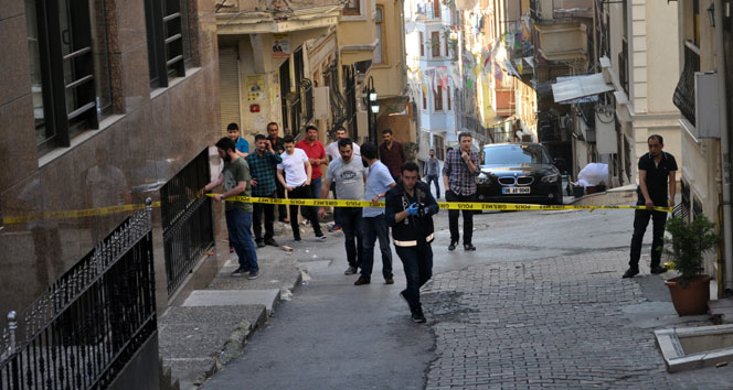 Beyoğlu'nda silahlı saldırı!!