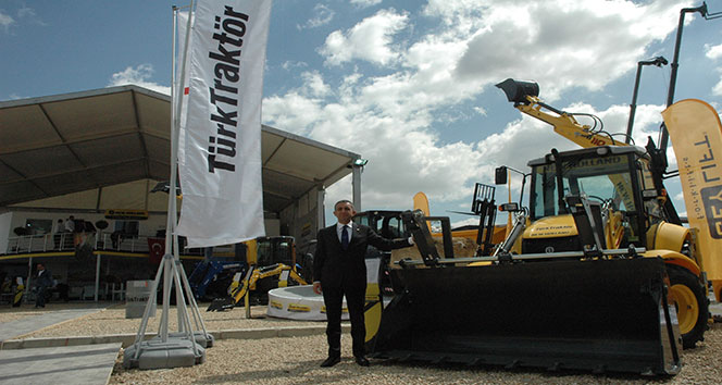 New Holland, Komatek Fuarı’nda yüksek performanslı iş makineleriyle boy gösterdi!