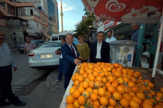 Yuvalı Esnafın Dertlerini Dinliyor