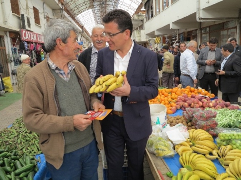 AK Parti Adayı Uslu Elmalı'da Köy Pazarı'nı Ziyaret Etti