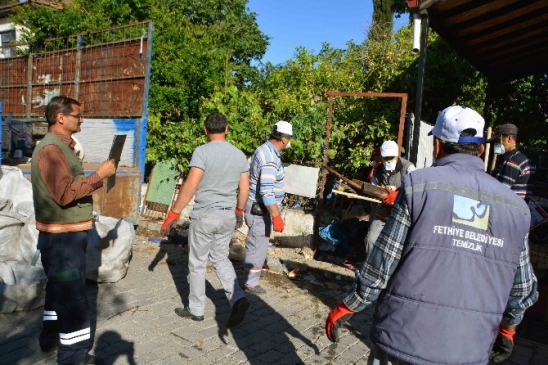 Fethiye'de Çöp Eve Belediye El Attı