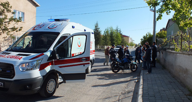 Motosiklet polis aracına çarptı!