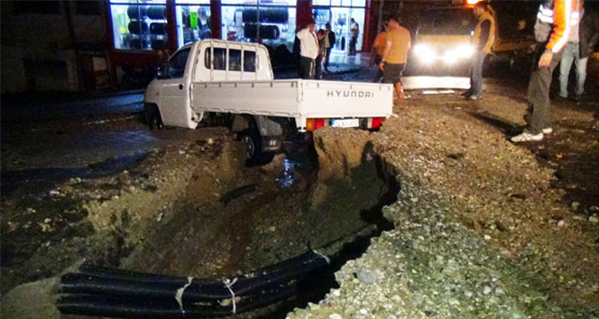 Tekirdağ, fırtına ve sağanak yağışa teslim oldu!