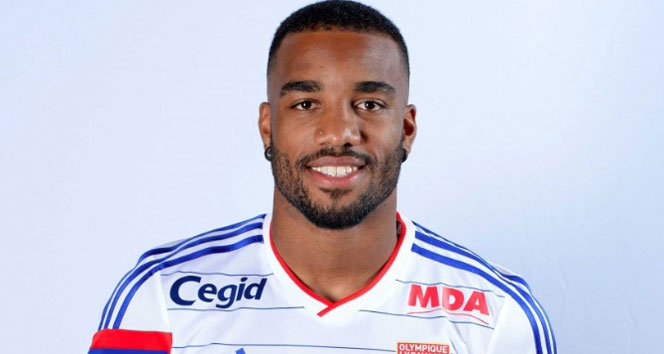 Alexandre Lacazette Chelsea’nin takibinde!