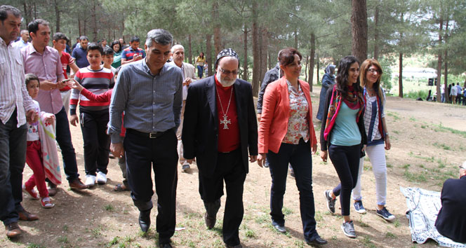 Askeri darbenin yasakladığı şenlik ilk kez kutlandı!